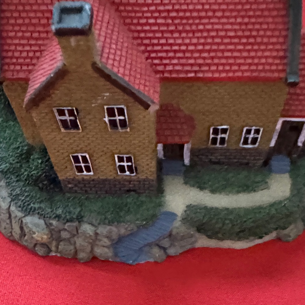 Miniature Lighthouse and Cottage Decor - Picture 4 of 7